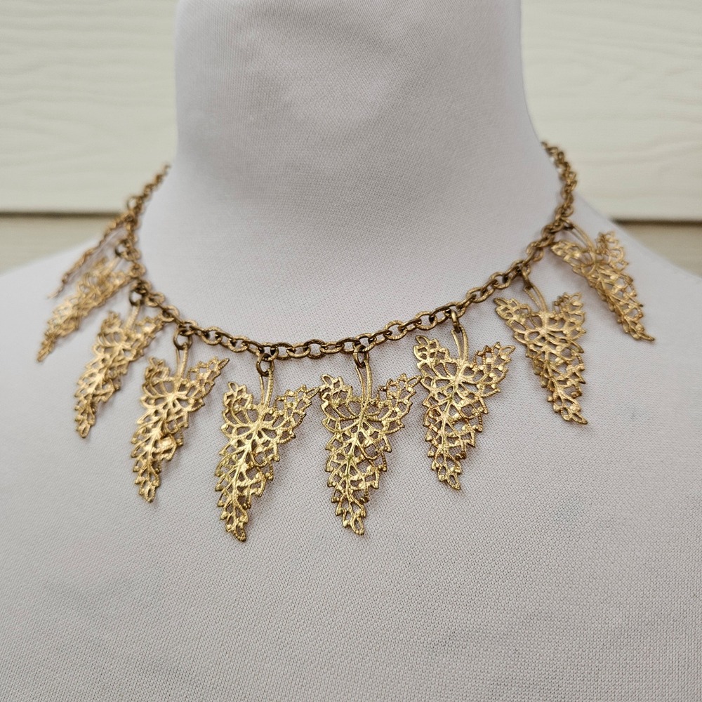 Vintage 30s 40s Tone Filigree Leaf Bib Necklace Antique Brass Nature Choker